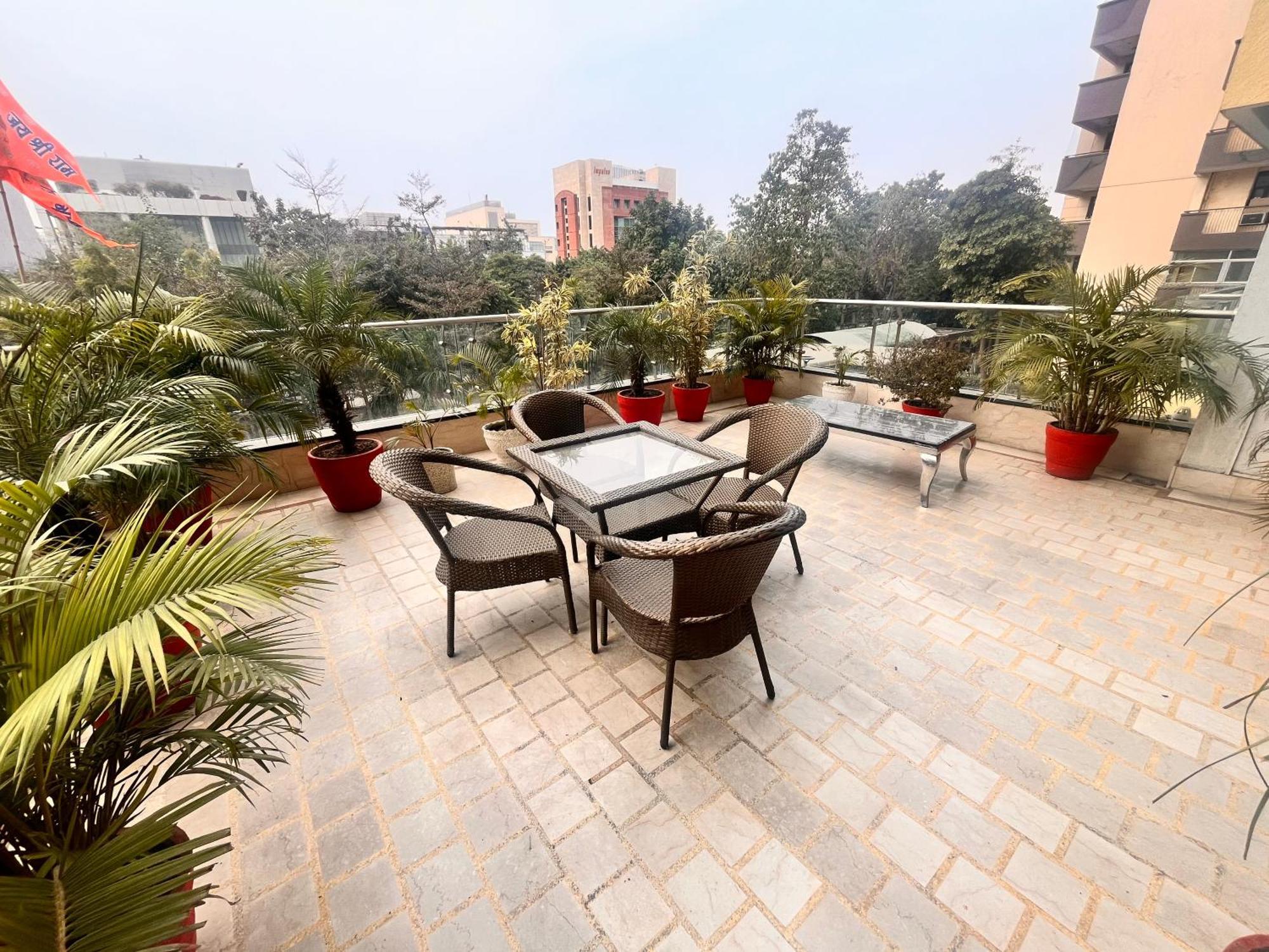 Gazebo Inn & Suites Medanta Gurgaon Exterior photo