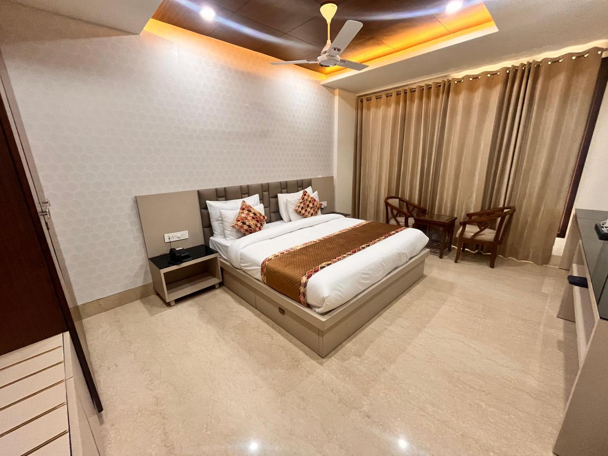 Gazebo Inn & Suites Medanta Gurgaon Exterior photo