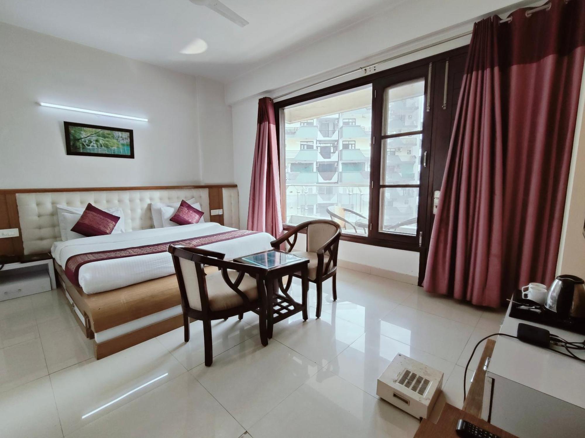 Gazebo Inn & Suites Medanta Gurgaon Exterior photo