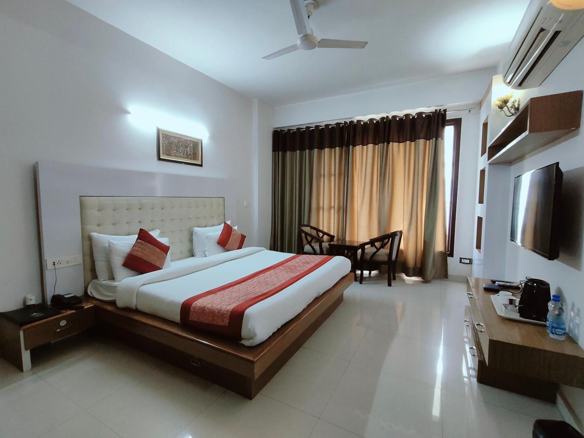 Gazebo Inn & Suites Medanta Gurgaon Exterior photo