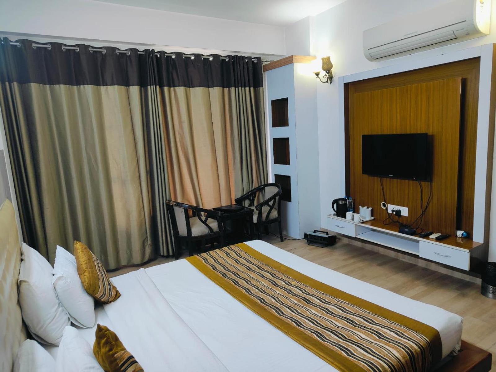 Gazebo Inn & Suites Medanta Gurgaon Exterior photo