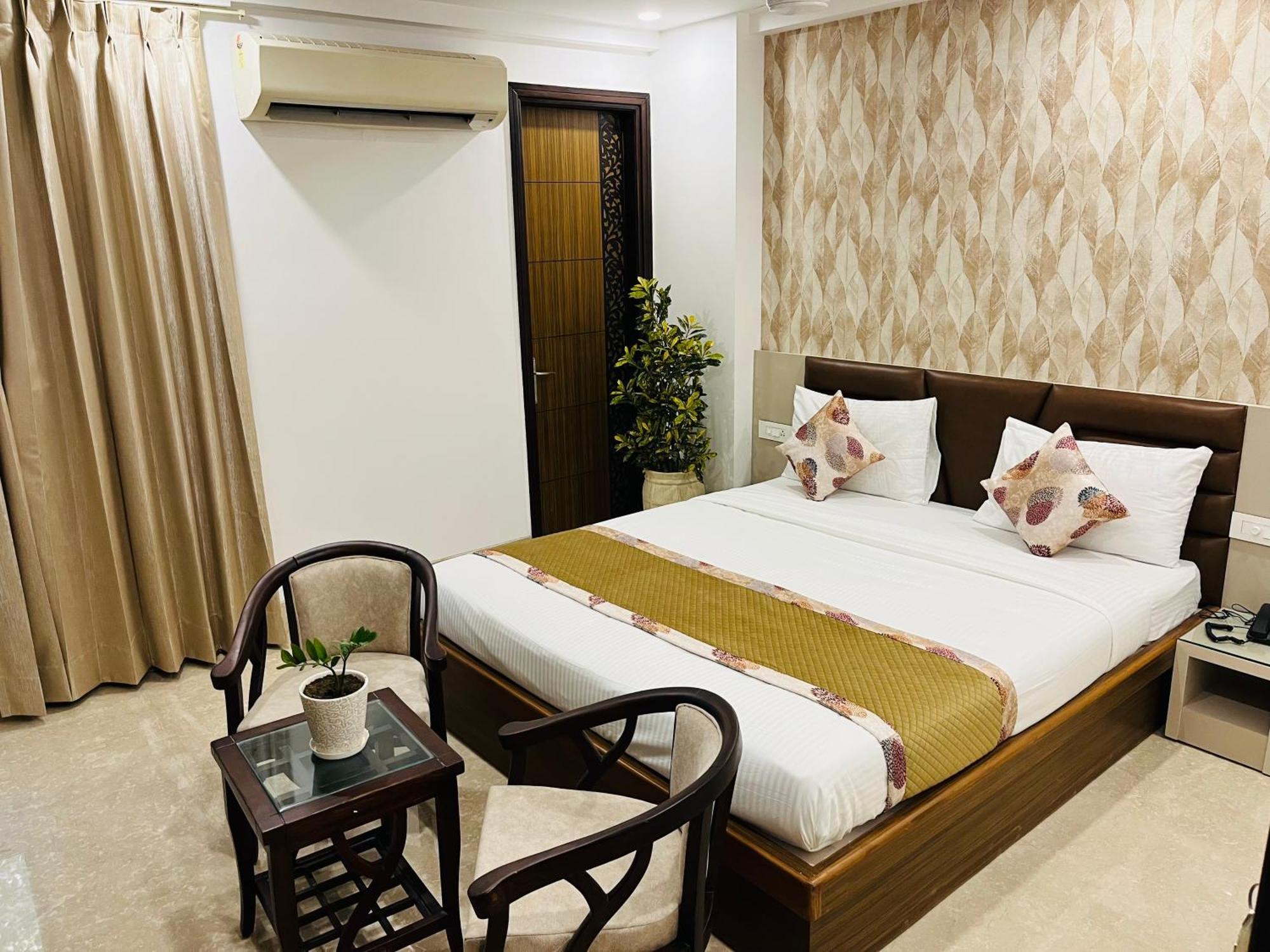 Gazebo Inn & Suites Medanta Gurgaon Exterior photo